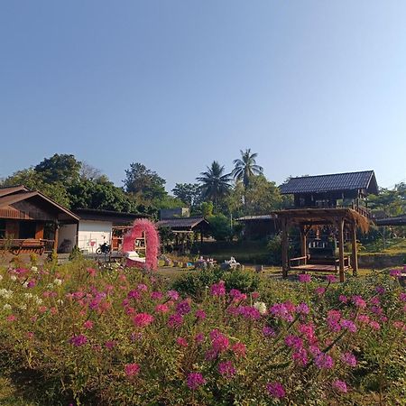 ม่วนใจ๋ปันสุข โฮมสเตย์แอนคาเฟ่ Muanjai Punsuk Homestay And Cafe Chom Thong Exterior foto