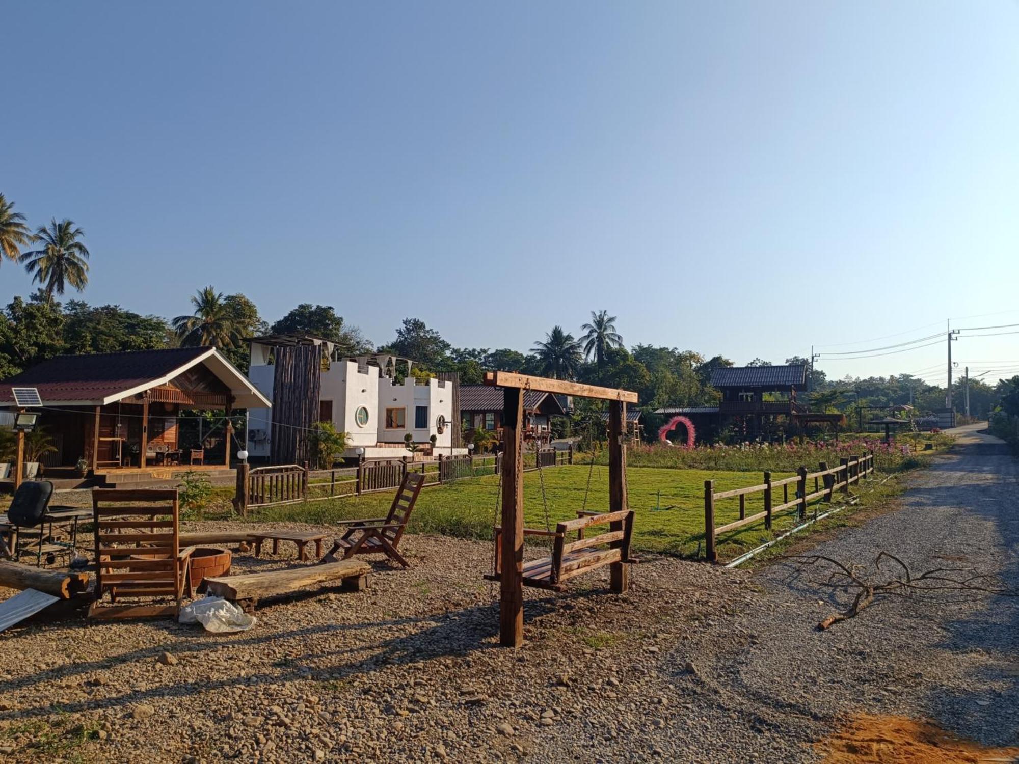 ม่วนใจ๋ปันสุข โฮมสเตย์แอนคาเฟ่ Muanjai Punsuk Homestay And Cafe Chom Thong Exterior foto